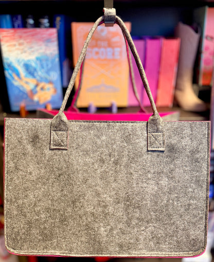Felt bag "A girl who takes books everywhere"