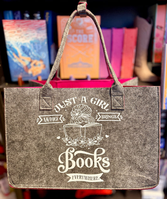 Filtztasche " A girl who takes books everywhere"